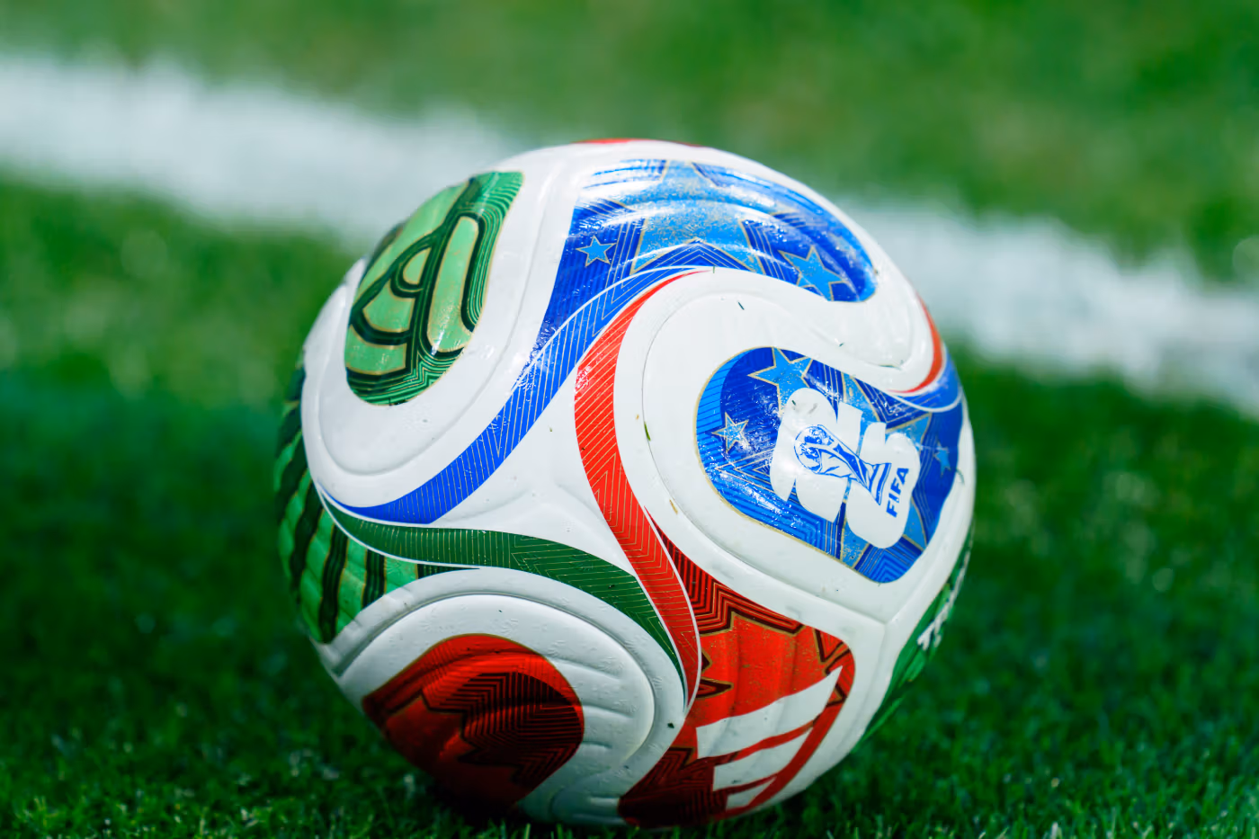 Nike prêt à remplacer adidas comme fournisseur officiel des ballons UEFA dès 2027