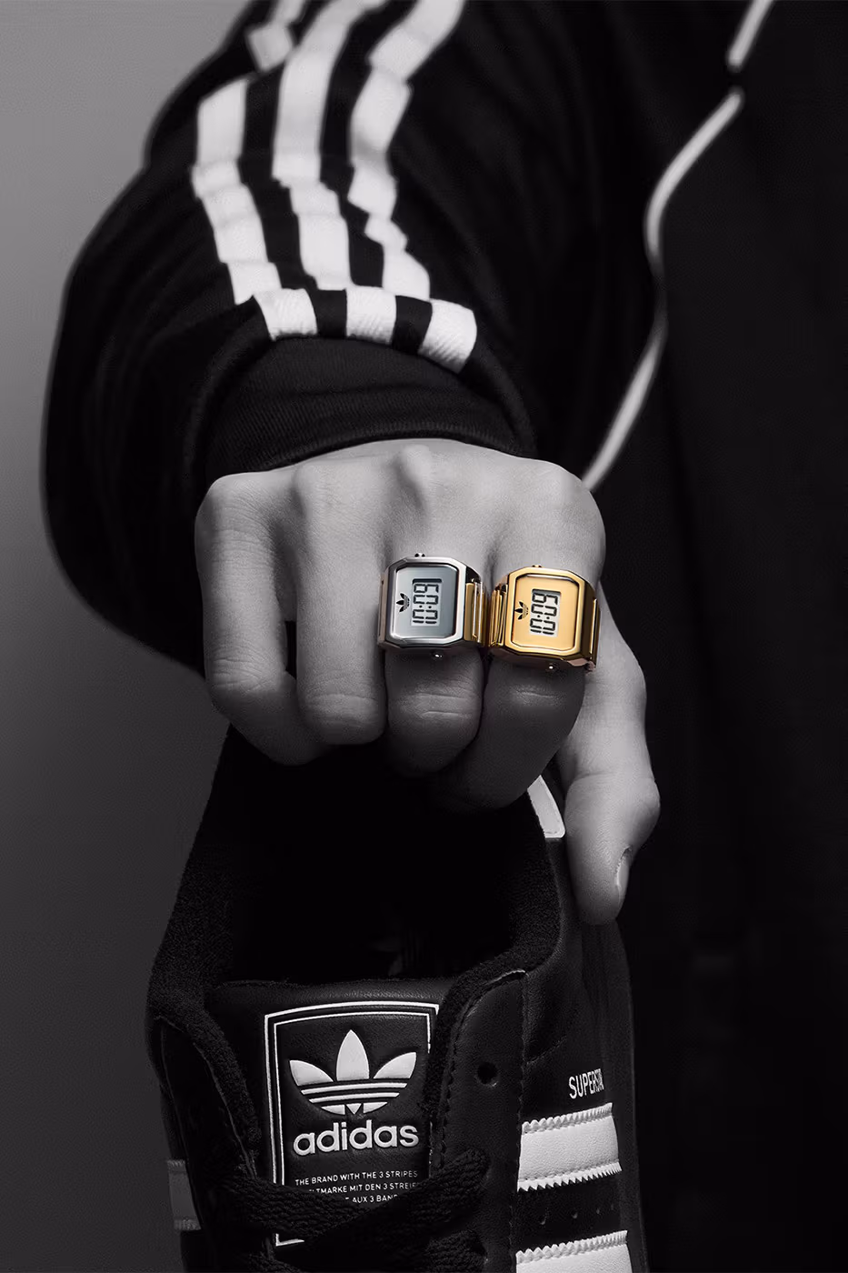 adidas Originals dévoile la Digital Two Ring, sa première montre-bague au design rétro-futuriste