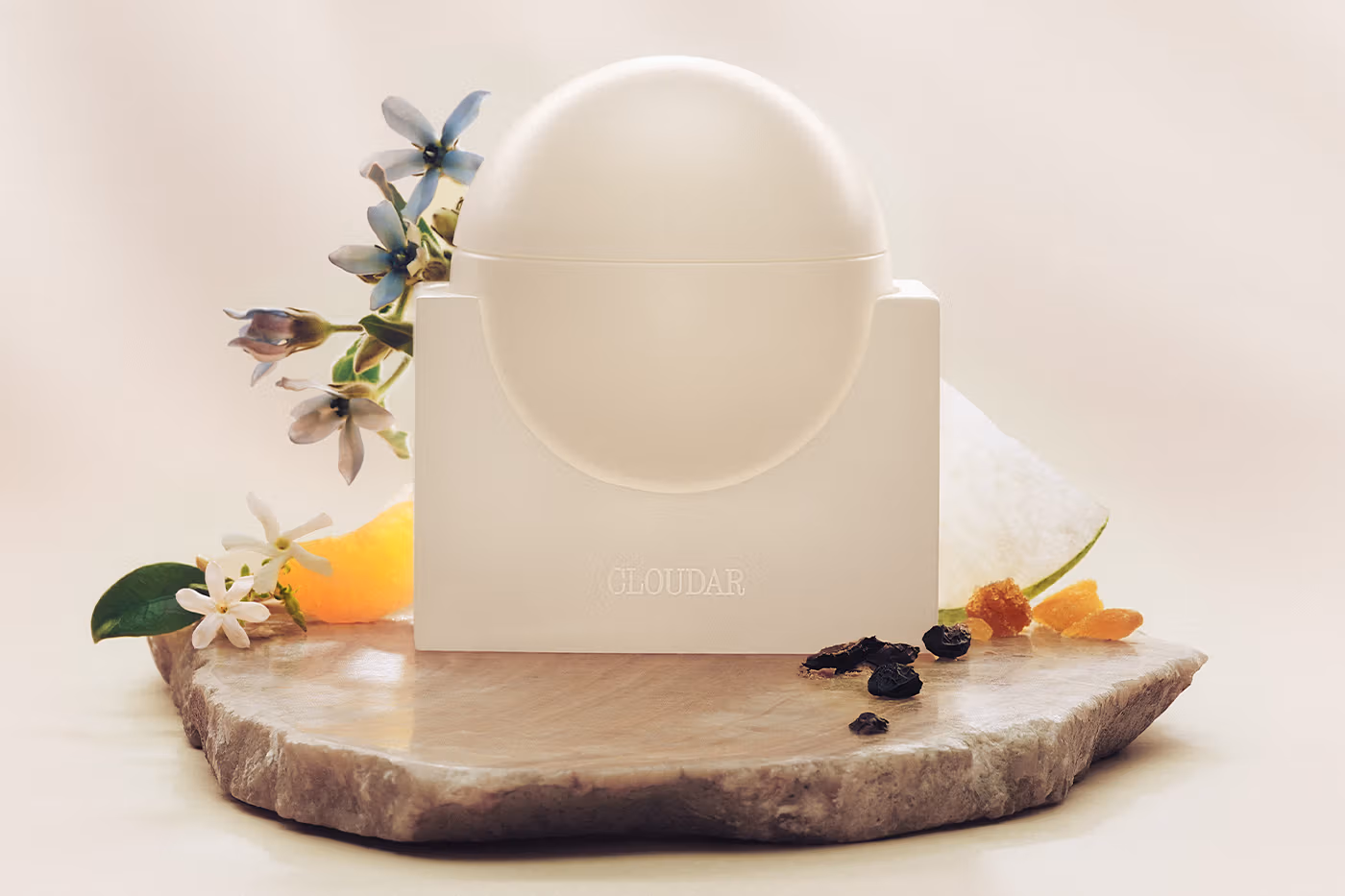 Drake lance Cloudar : la nouvelle Eau de Parfum signée Better World Fragrance House