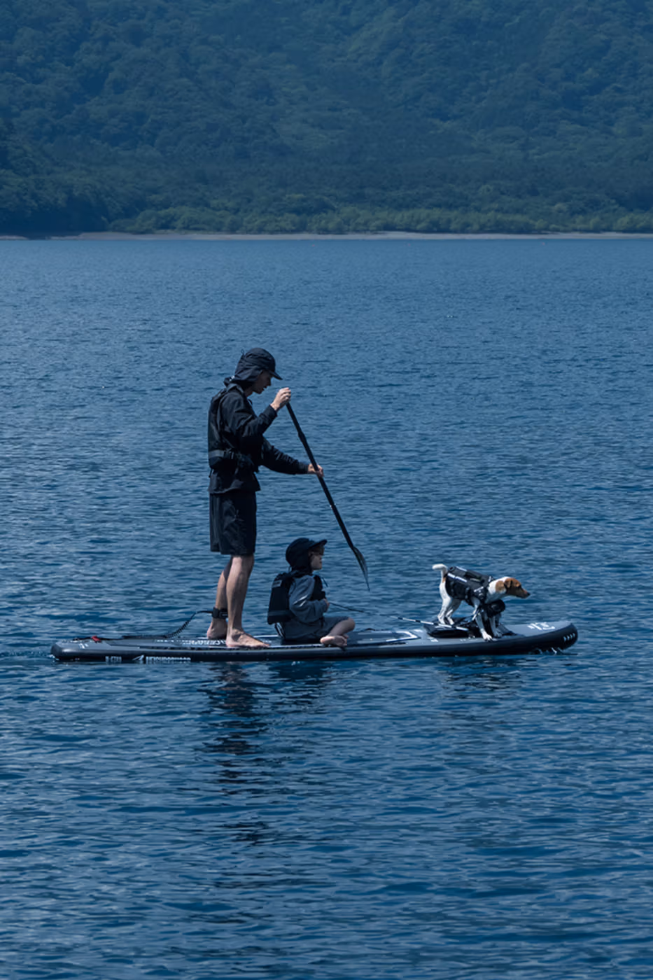 FOLBOT x NEIGHBORHOOD : une collection waterproof complète pensée pour les aventures nautiques