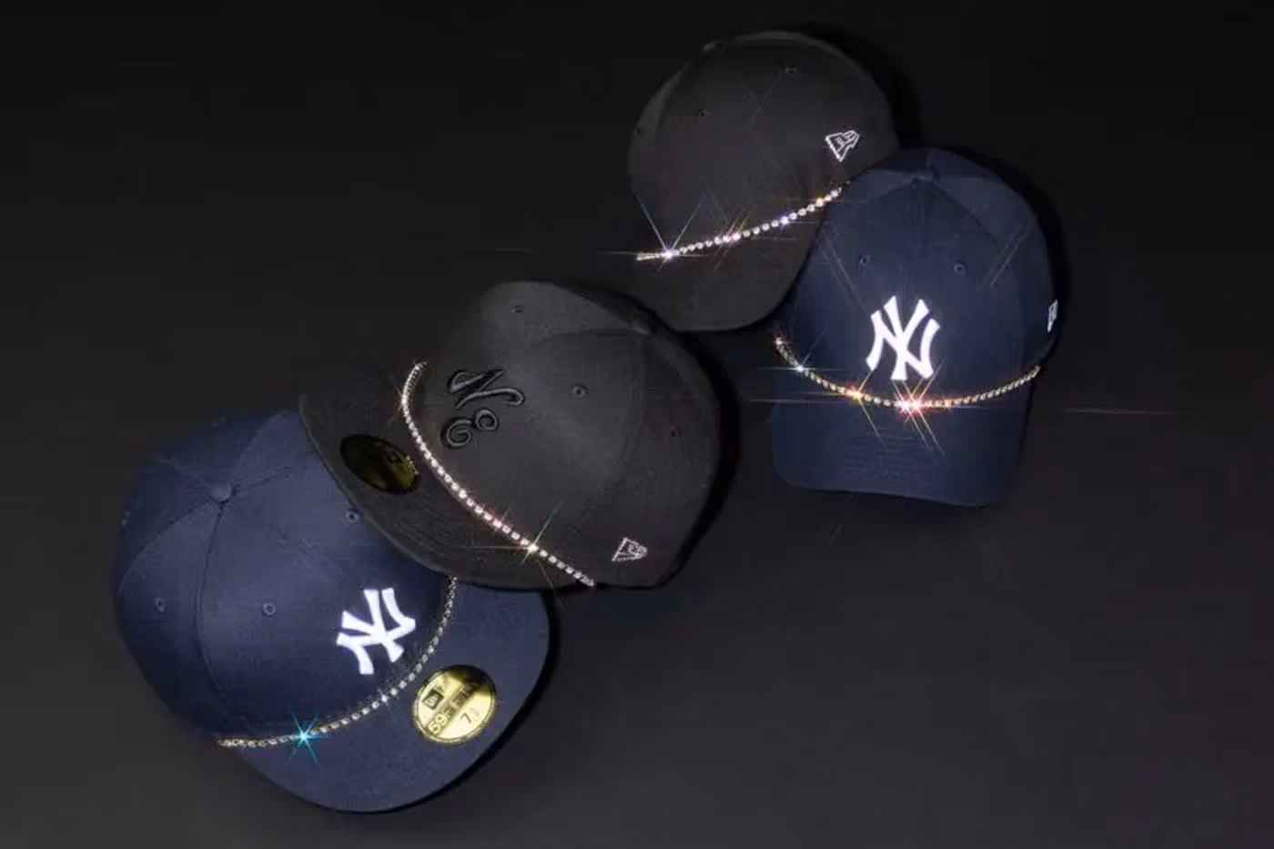 New Era x Swarovski : les casquettes New York Yankees se parent de cristaux pour une capsule ultra-premium