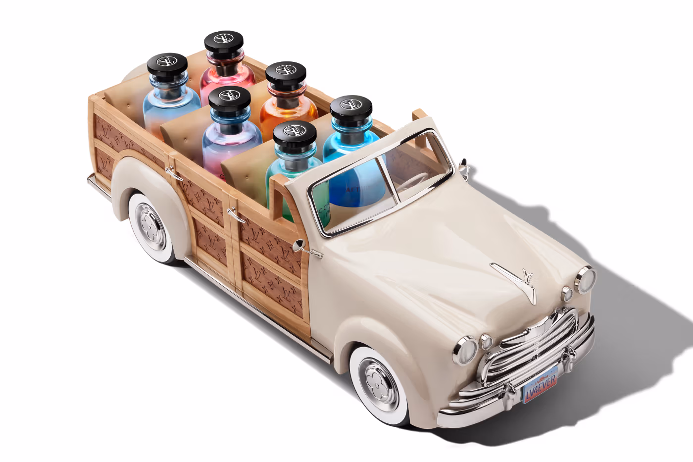 Louis Vuitton x Alex Israel : le coffret Woody Wagon Colognes célèbre la Californie dans une édition ultra-limitée
