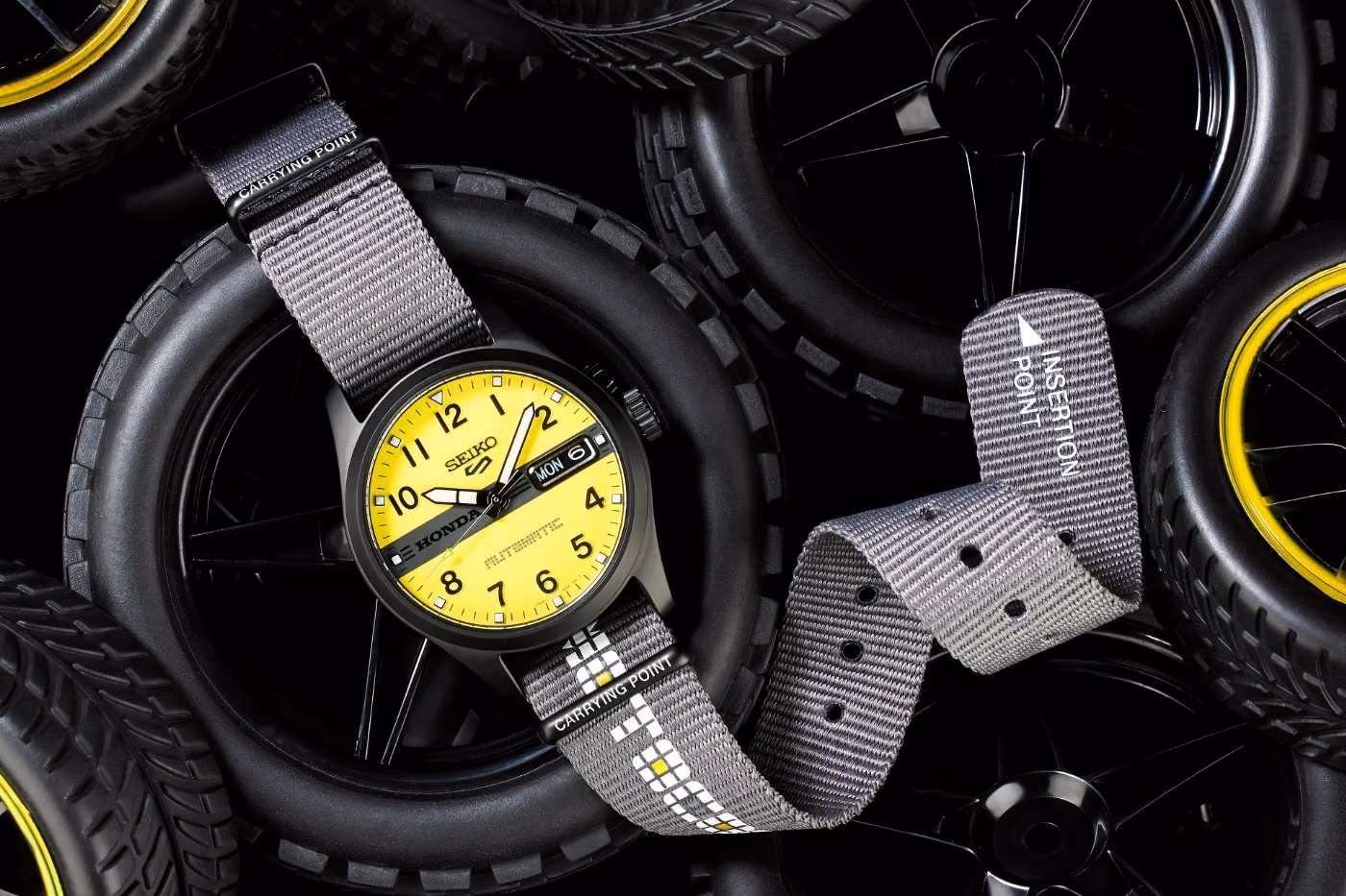 Seiko 5 Sports x Honda : une montre en édition limitée célèbre les 45 ans du mythique Motocompo