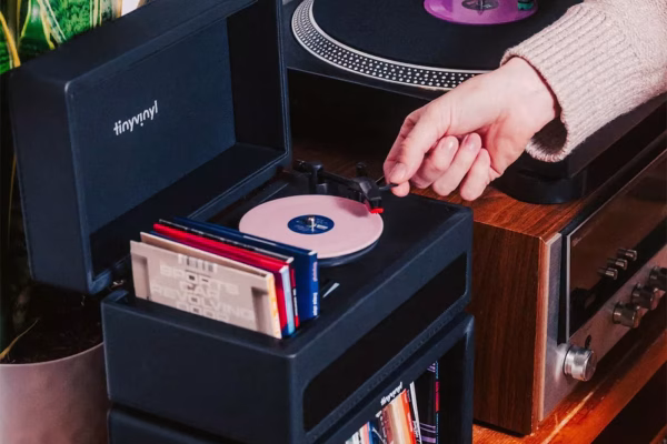 Tiny Vinyl lance une platine miniature entièrement dédiée à ses vinyles 4 pouces, photo 3