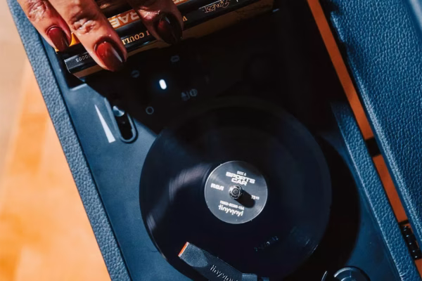 Tiny Vinyl lance une platine miniature entièrement dédiée à ses vinyles 4 pouces, photo 2