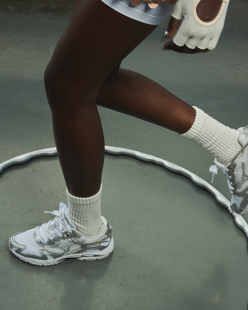 MIZUNO WAVE RIDER 10 « JEWELS PACK » : QUAND LA SNEAKER SE PORTE COMME UN BIJOU