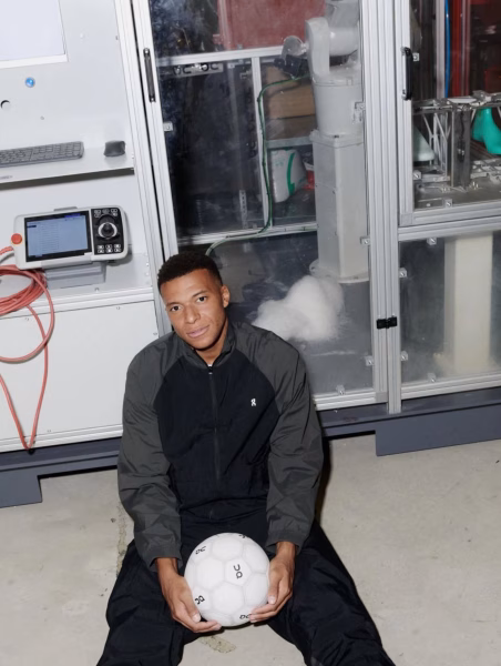 Kylian Mbappé quitte Nike et rejoint On : la marque suisse lance officiellement On Football, photo 2