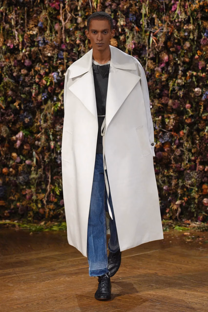 Maison Margiela PE 2027 : Glenn Martens déconstruit la garden-party à Paris