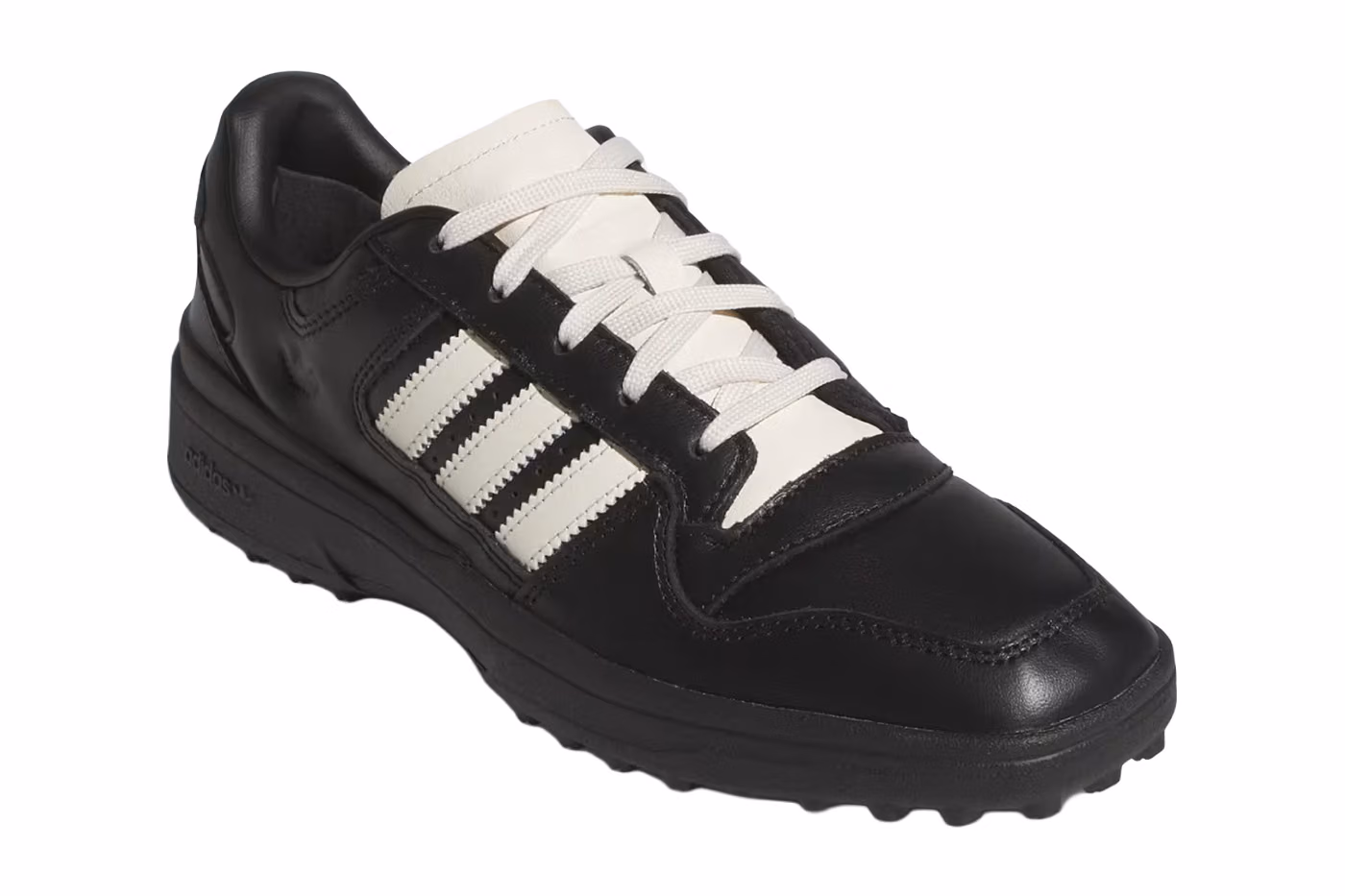 adidas Forum SQ Trainer : le bout carré réinvente l’icône des parquets