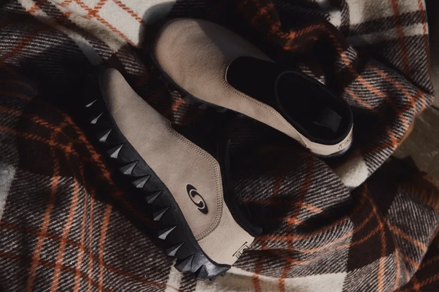 Salomon SNOWCLOG OG : la silhouette hivernale revient dans trois nouveaux coloris