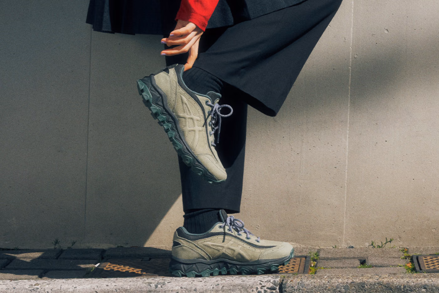 ASICS GEL-TRANSCEND FJ : la nouvelle sneaker rétro-outdoor se décline en deux coloris naturels