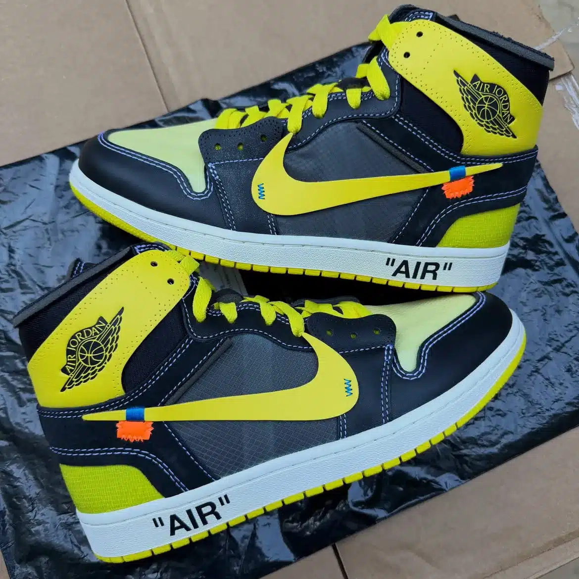 Off-White x Air Jordan 1 « Black/Lightning » : un sample inédit de Virgil Abloh refait surface