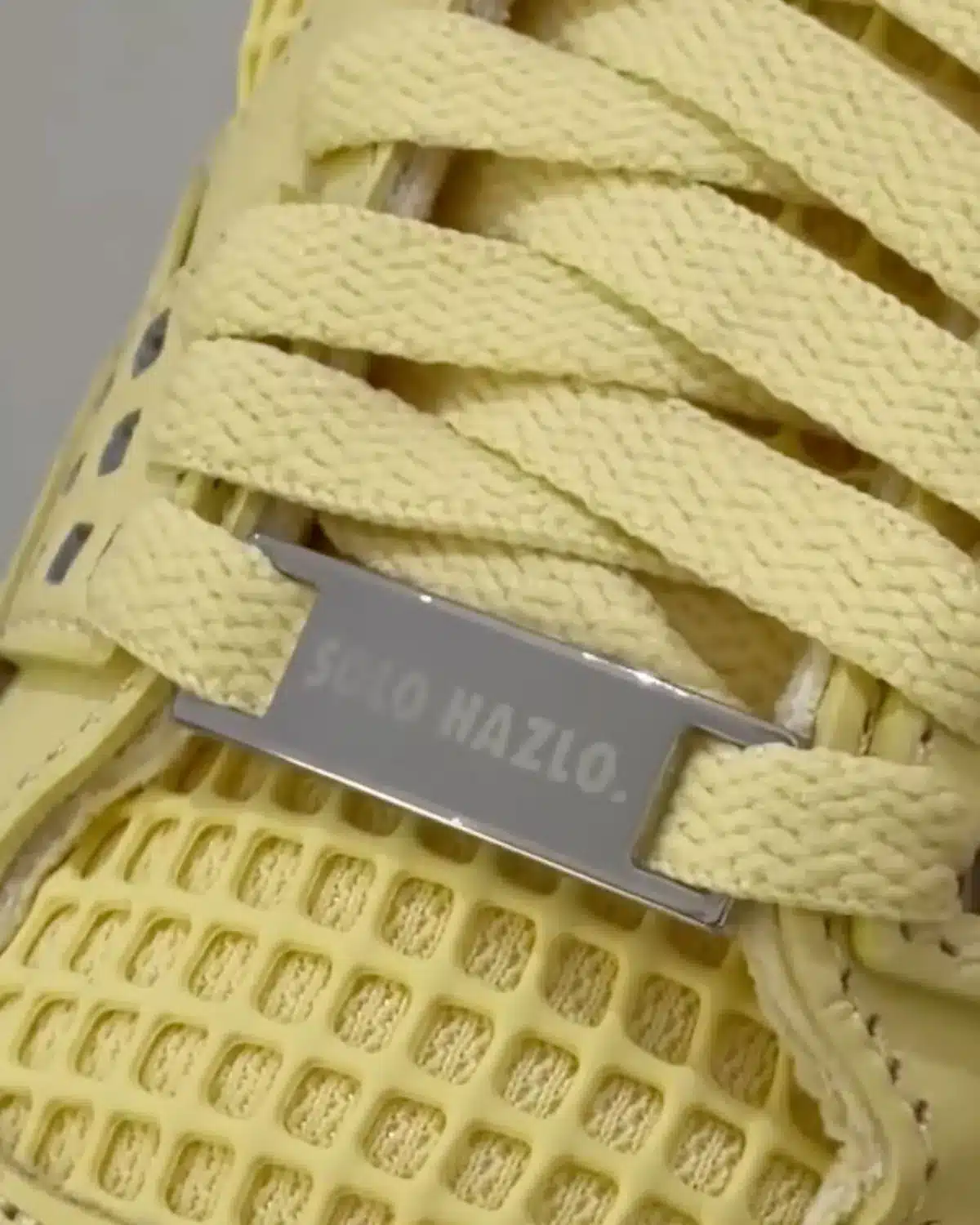 J Balvin dévoile sa Air Jordan 4 « Lemonade » sur la scène de la Coupe du Monde, photo 3