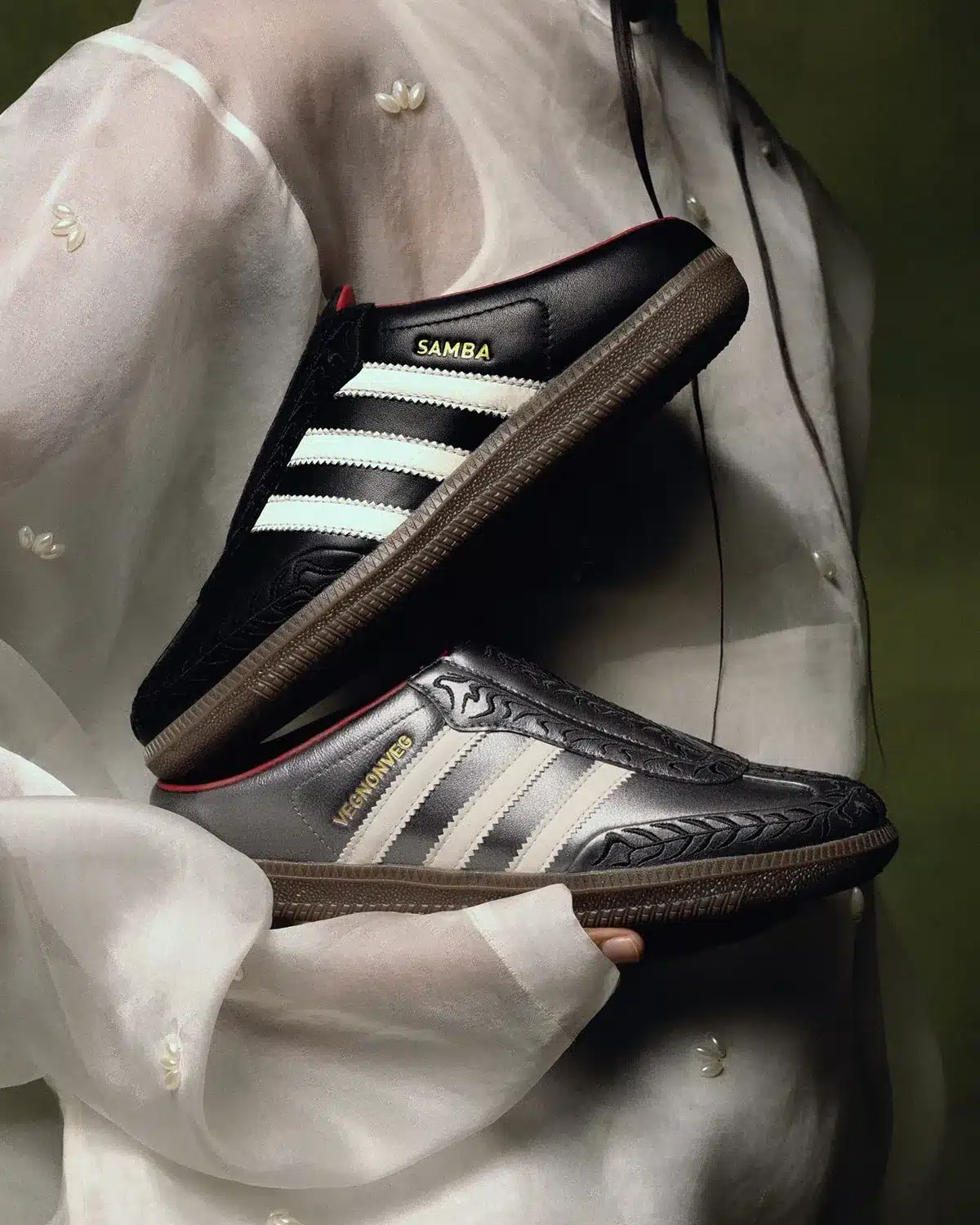 VEGNONVEG x ADIDAS SAMBA MULE : LA TRADITION INDIENNE DU JUTTI RENCONTRE L’ICÔNE AUX TROIS BANDES