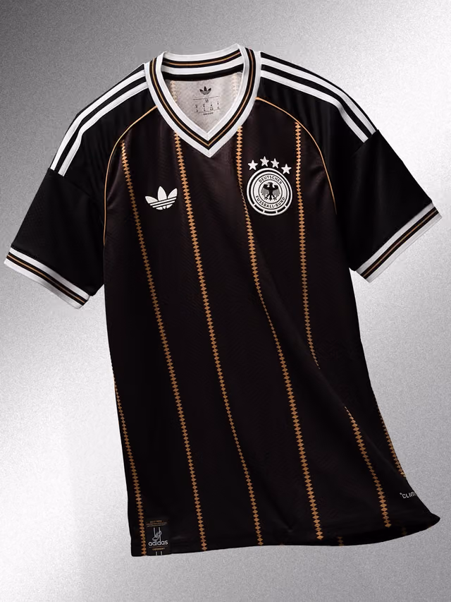 ADIDAS ET L’ALLEMAGNE DÉVOILENT LEUR MAILLOT « FAREWELL » AVANT LE PASSAGE CHEZ NIKE