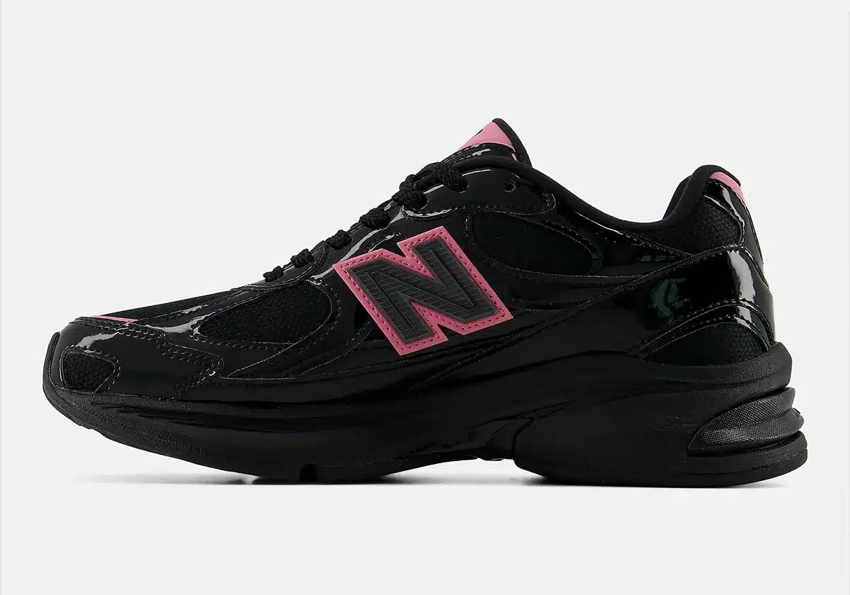 New Balance 2010 « Black/Pink Eraser » : le cuir verni donne une nouvelle dimension à la silhouette