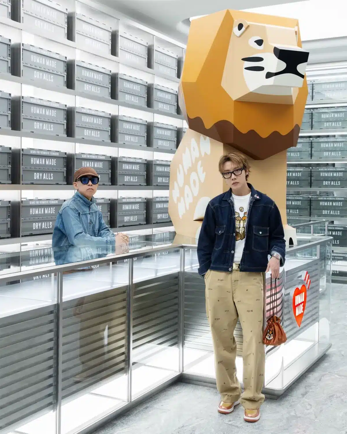NIGO x J-HOPE x NIKE AIR FORCE 1 ’01 « BURNT SUNRISE » : UNE COLLABORATION À TROIS SE DÉVOILE À TOKYO, photo 4