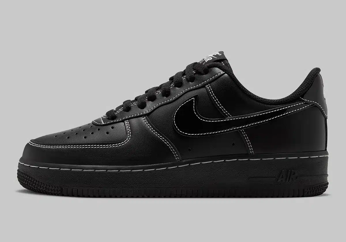 Nike Air Force 1 Low « Contrast Stitch » : le classique noir se pare de surpiqûres blanches