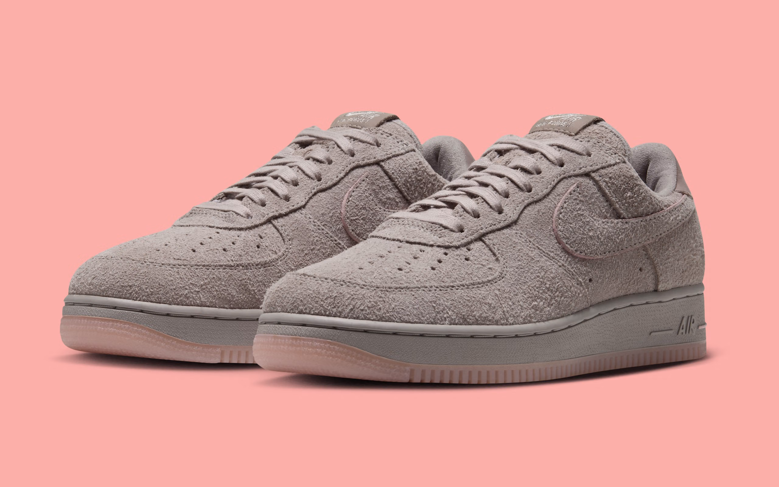 NIKE AIR FORCE 1 « NYC RAT » : LE RAT DU MÉTRO NEW-YORKAIS INSPIRE UNE NOUVELLE ÉDITION