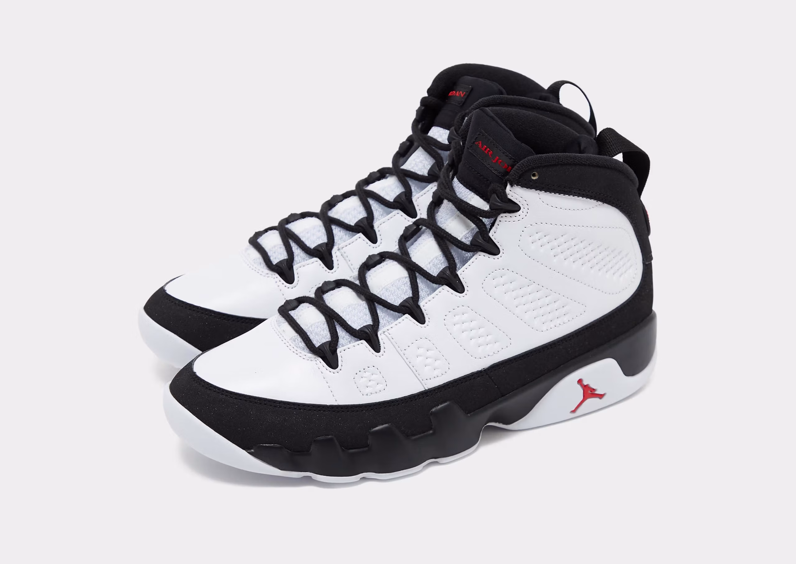 Air Jordan 9 « Space Jam » : l’iconique coloris OG revient pour les 30 ans du film