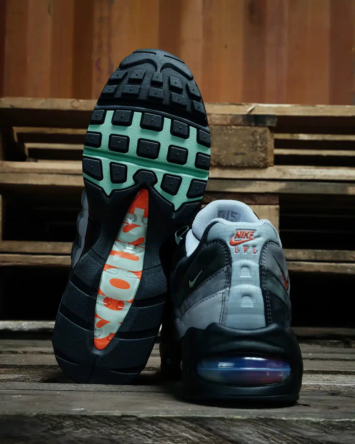 Nike Air Max 95 « Liverpool » : la ville célèbre le mythique « 110 » avec une édition spéciale, photo 4