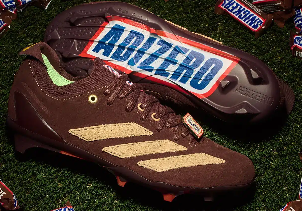 SNICKERS x ADIDAS ADIZERO ELECTRIC II : LE CÉLÈBRE CANDY BAR S’INVITE SUR LES TERRAINS DE FOOTBALL AMÉRICAIN