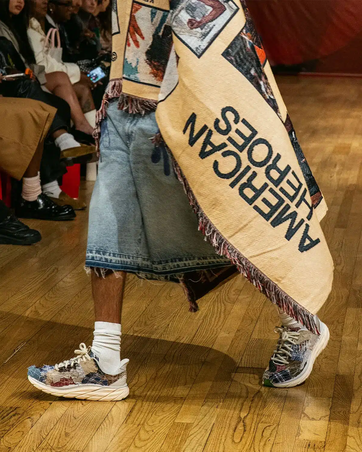 Advisry x HOKA Clifton UTL : Keith Herron imagine deux versions exclusives pour la Fashion Week de New York
