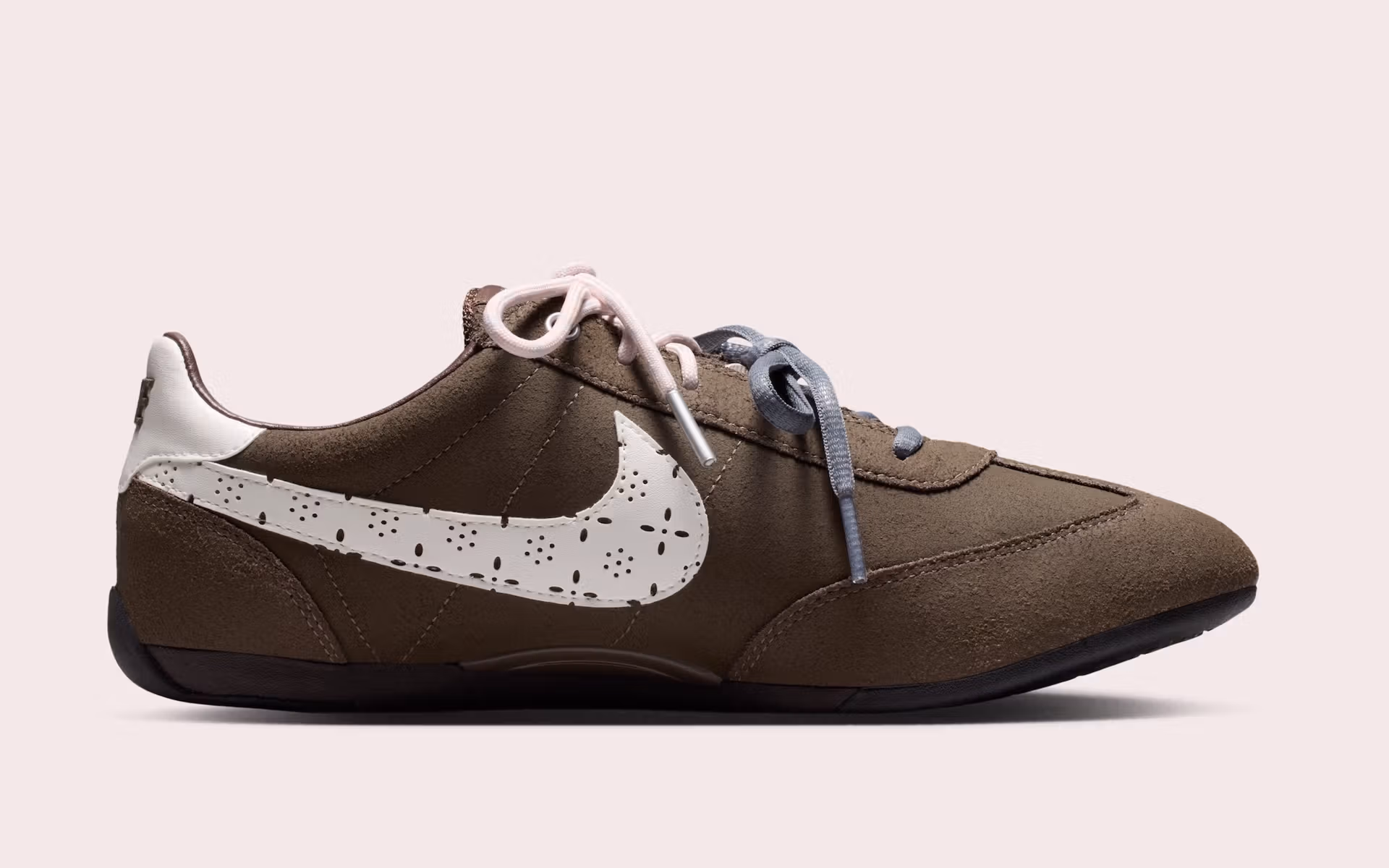 Nike ressuscite la Sprint Sister de 1979, une silhouette féminine taillée pour la tendance rétro