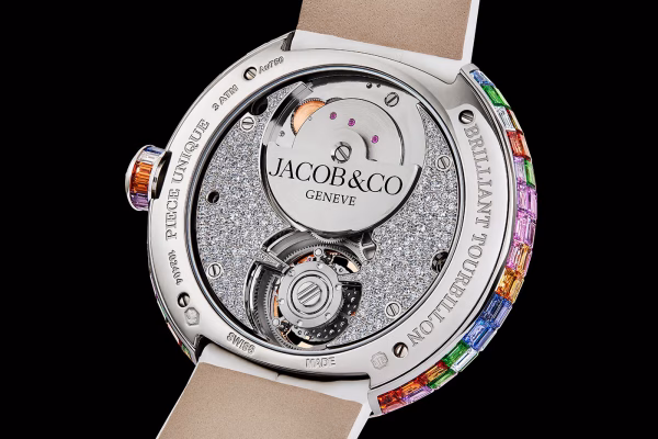 Jacob & Co. dévoile une pièce unique à 693 000 $ avec un balancier serti de diamants, photo 1