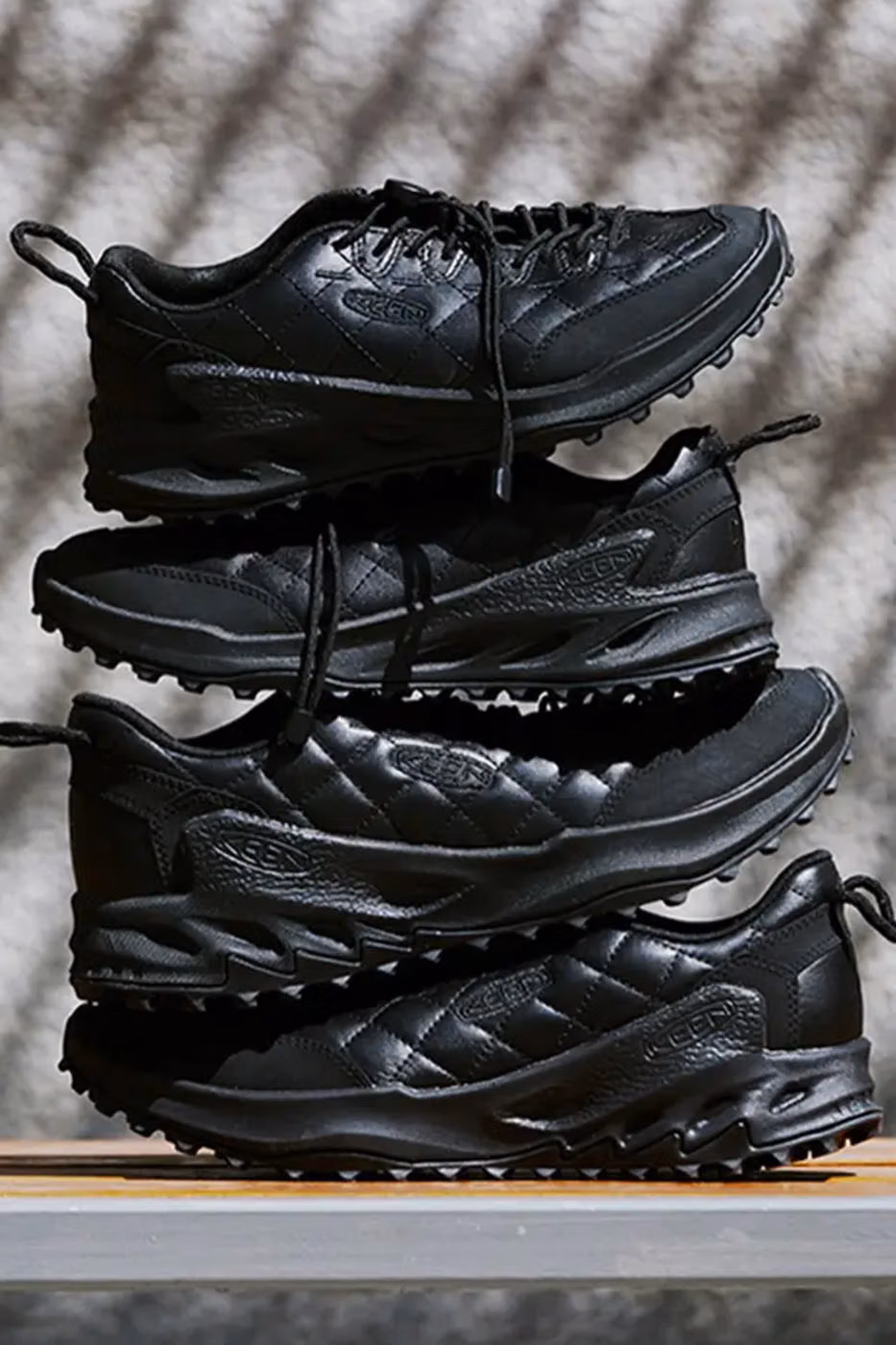 DOE x KEEN Jasper Zionic : le « Supreme Black Square » transforme l’outdoor en manifeste minimaliste