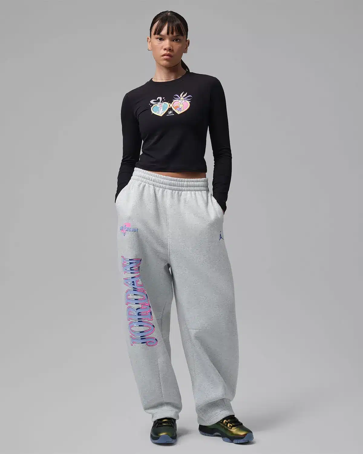 AIR JORDAN 11 « SPACE JAM » : UN COLORIS IRIDESCENT EXCLUSIF AUX FEMMES POUR LES 30 ANS DU FILM, photo 2