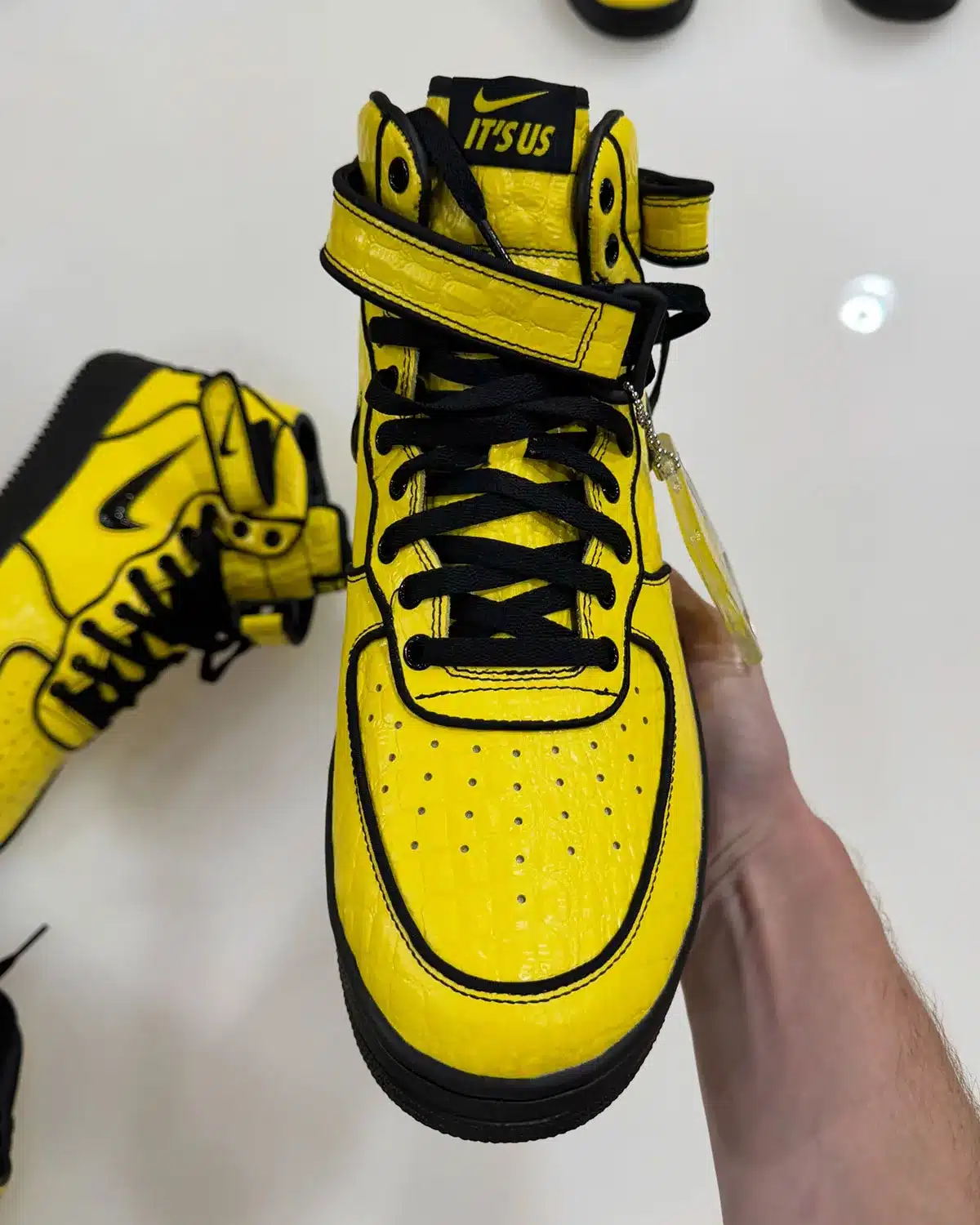 CONCRETE BOYS x NIKE AIR FORCE 1 MID : LIL YACHTY DÉVOILE DEUX ÉDITIONS ULTRA-LIMITÉES À COMPLEXCON 2026, photo 1