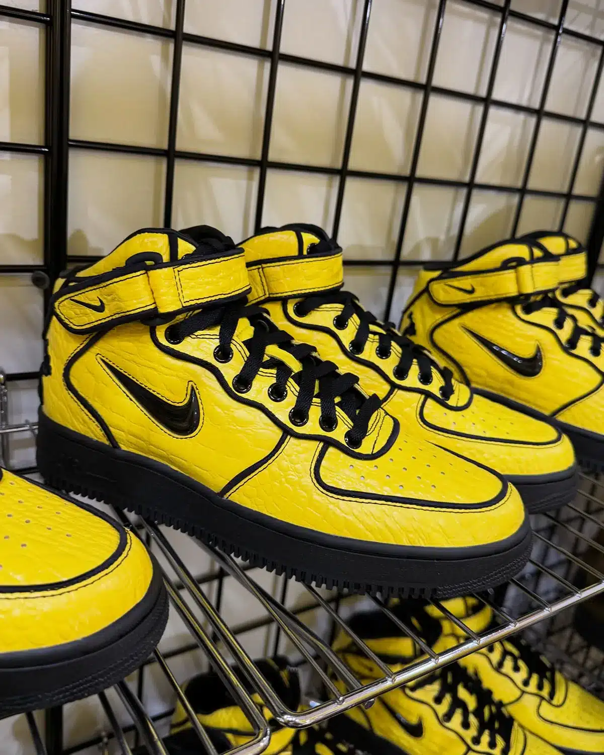 CONCRETE BOYS x NIKE AIR FORCE 1 MID : LIL YACHTY DÉVOILE DEUX ÉDITIONS ULTRA-LIMITÉES À COMPLEXCON 2026, photo 4